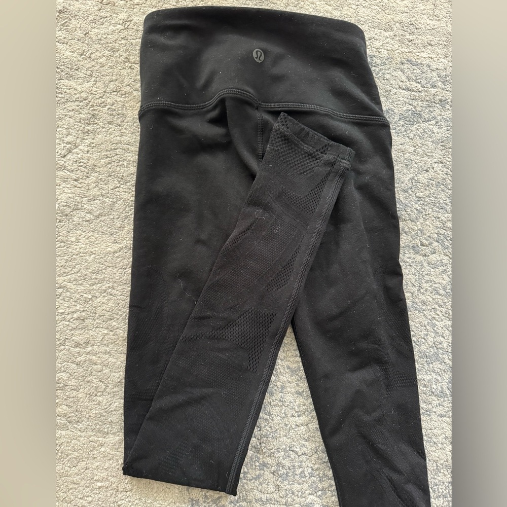 Black lululemon leggings